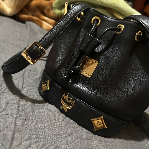 MCM Bucket Bag - Picture 8 of 9